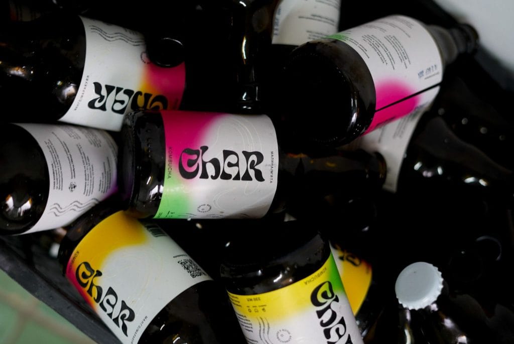Пляшки комбучі Char з унікальним дизайном етикеток – пробіотичний напій ферментований у Києві