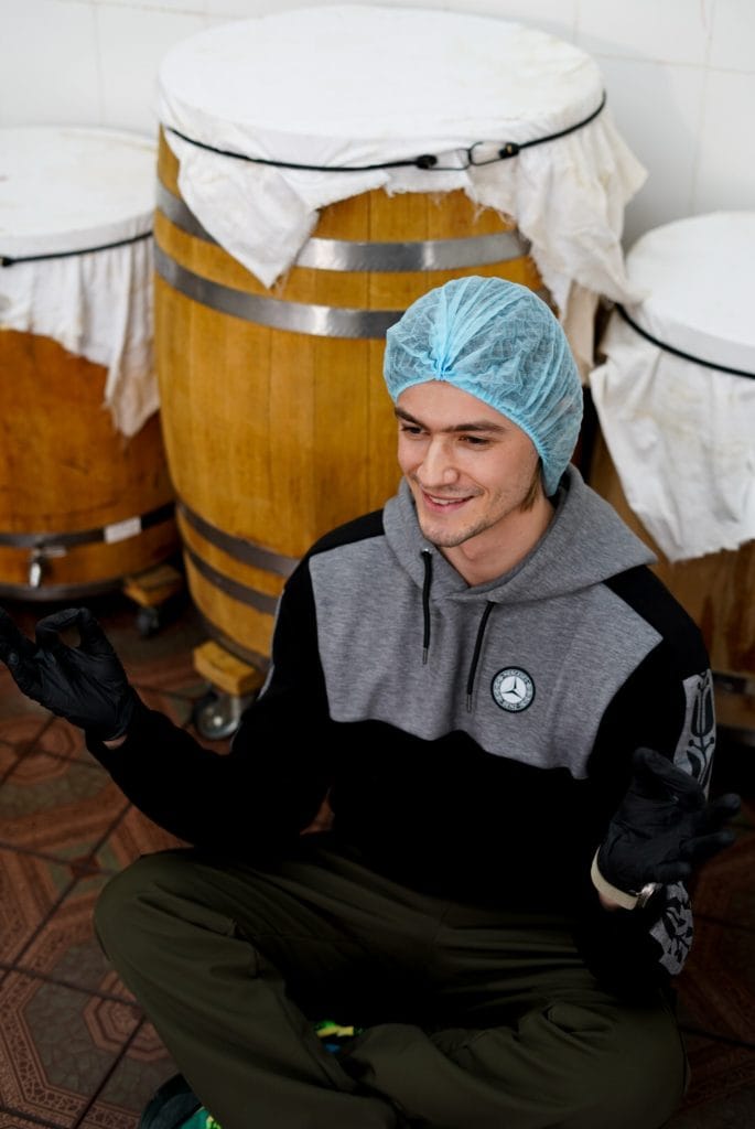 Засновник Char на виробництві пробіотичного напою в Києві